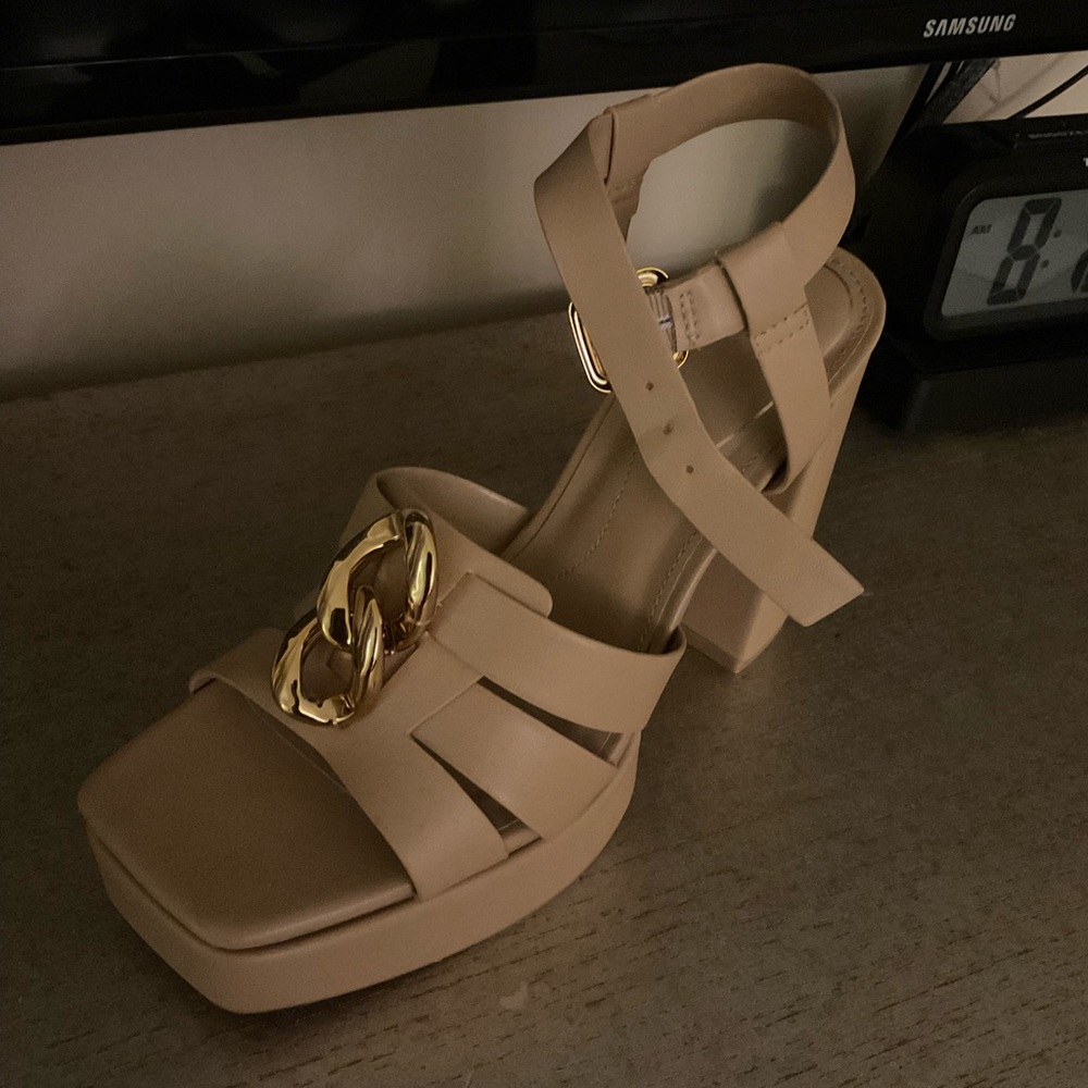 Zara heels  new nude color